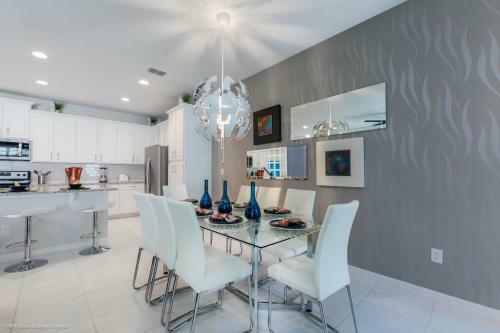 Solara Resort - 5 Bed 4,5 Baths Townhome