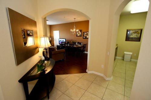 It362 - Vista Cay Resort - 3 Bed 2 Baths Condo