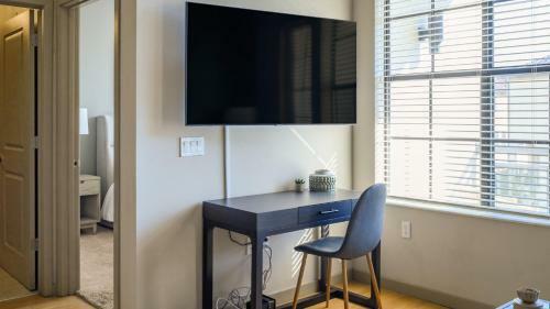 Modern Apartment In Prime Location Id8201x11