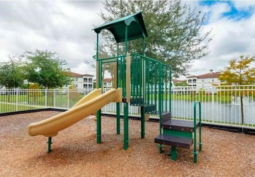 1-bedroom, Nice, Cozy Apartment With A King Bed!