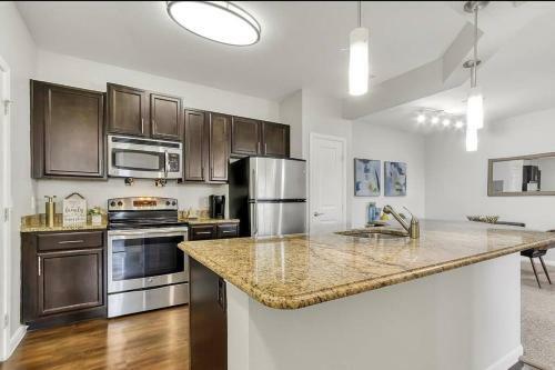 1-bedroom, Nice, Cozy Apartment With A King Bed!