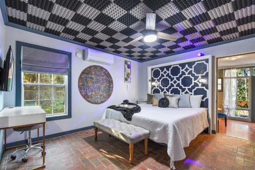Apartamento Spring-fed Lake Waterfront King Bed Suites Pet Friendly