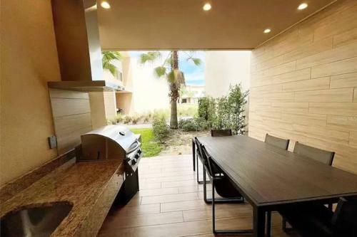 Accessibility Certified Stunning Villa W4 Bd