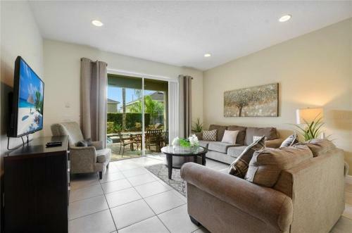 7594 Oasis Villa- Perfect Getaway For Large Groups