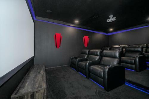 Spectacular Oasis Of Fun! Book For The Most Fun!