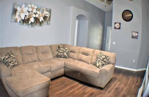 2556 - Luxury Home With Private Pool 6 Bedrooms