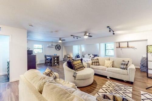 Hotel Hop Top Rental