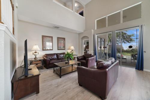2mi To Disney! Free Heated Pool/spa