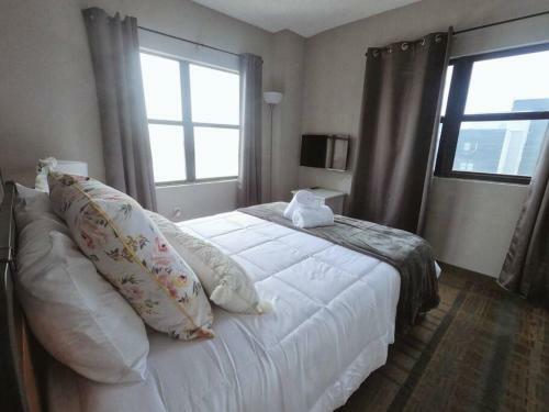 Universal Studios - Lake View 2 Bedrooms Apartment