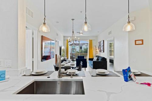Apartamento 4862 Cayview Avenue 303
