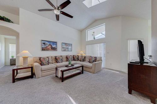545 - Beautiful Home With Pool And Game Room