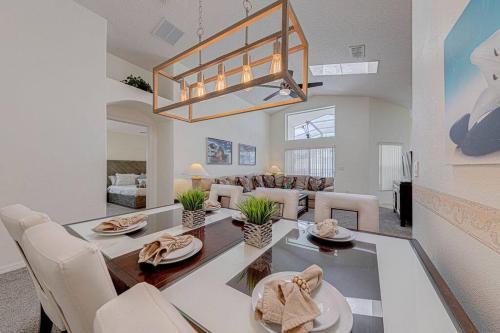 545 - Beautiful Home With Pool And Game Room