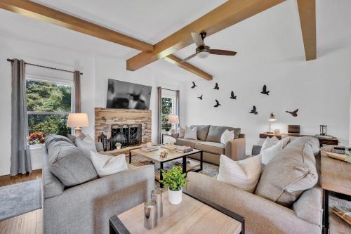 Best Of Both Worlds Lakehouse
