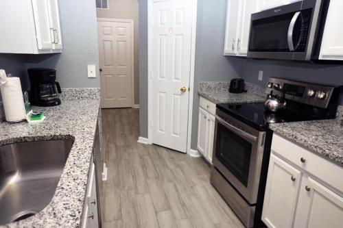 Wh205b 3 Br Windsor Hills Condo!
