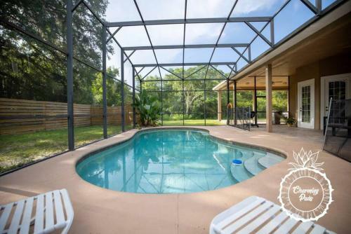 Oviedo Charmer - Heated Pool - Close To Everything