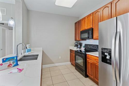 Apartamento 5000 Cayview Avenue 301