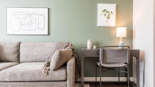 Modern Apartment In Prime Location Id8003x42