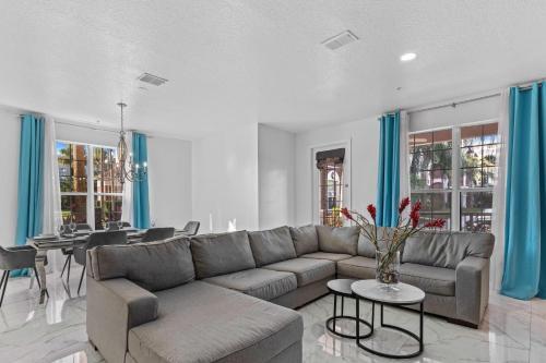 Apartamento 4840 Cayview Avenue 107