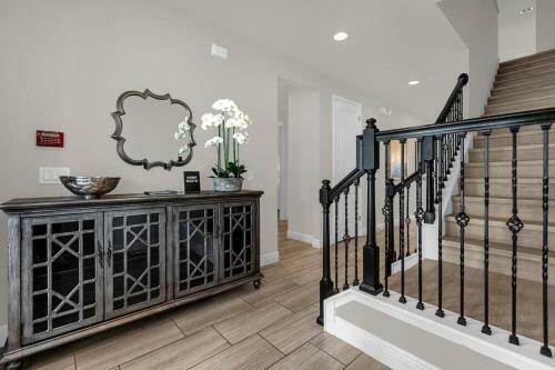 Villa Modern Luxury W/ 12 Ensuite Bds Pool&spa Theater