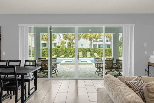 Villa Modern Luxury W/ 12 Ensuite Bds Pool&spa Theater
