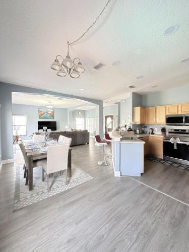 Luxry Villa 6 Miles From Disney