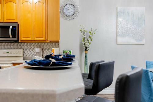3br Townhouse W Perfect Location