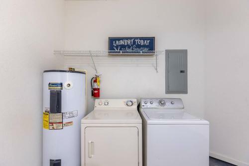 3br Townhouse W Perfect Location