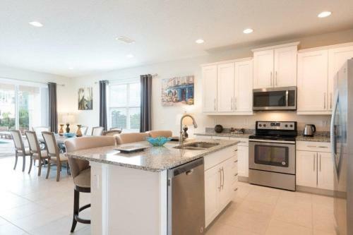 Villa 8 Bedroom Encore Home With Private Pool