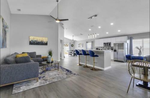 Modern Cozy Home 3 Bd/2 Ba For Family/friends