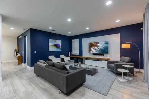 Comfy Modern House W Pool Perfect Location