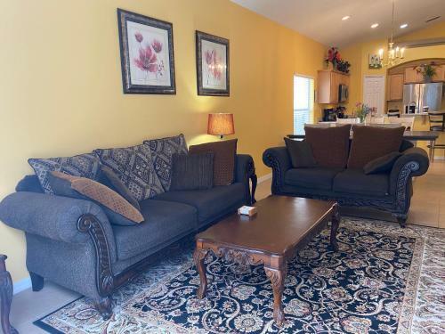 Villa Glen Brook 4bedrooms/3baths W Private Pool And Spa