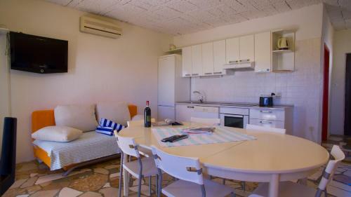 The Sea House Apartments