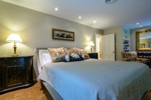 Seldom Scene Meadow Bed & Breakfast