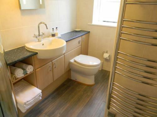 Hostal Stratton Gardens