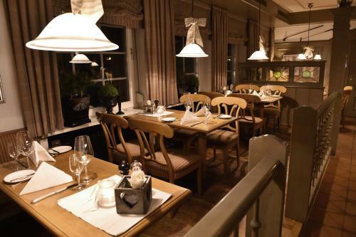 Hotel & Restaurant Sch�nau