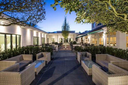 Hotel & Restaurant Sch�nau