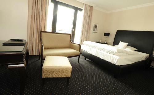 Hotel & Restaurant Sch�nau