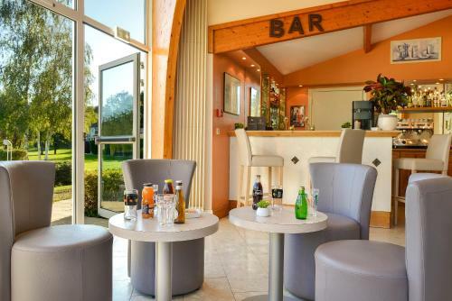 Hotel H�tel Val De Vienne