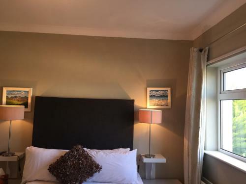 Bed & Breakfast Errismore House