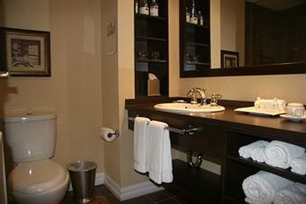 Le St-martin Bromont Hotel & Suites