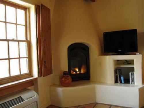 Posada Abiquiu Inn