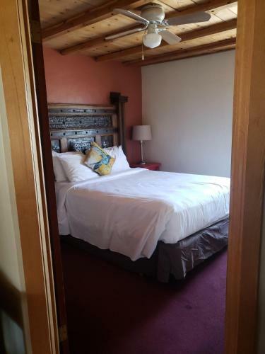 Posada Abiquiu Inn