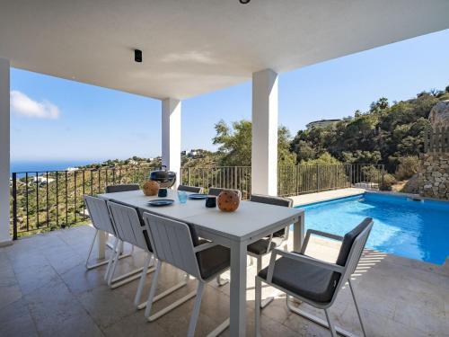 Beautiful Villa In Castell-platja D'aro With Pool, Sea Views