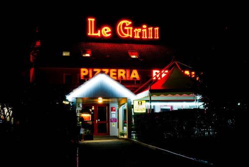Logis Hotel Lons-le-saunier - Restaurant Le Grill