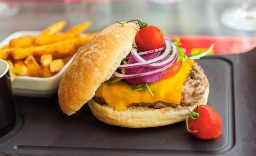 Logis Hotel Lons-le-saunier - Restaurant Le Grill
