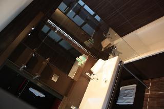 La Maison Rouge Qualys Hotel