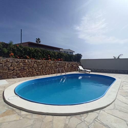 Impeccable 1-bed Apartment In Villa De Arico Pool