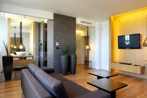 Hotel Tom�?ov