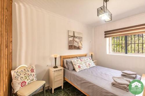 Town House With Jacuzzi And Foosball Table