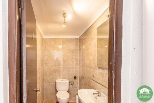 Town House With Jacuzzi And Foosball Table